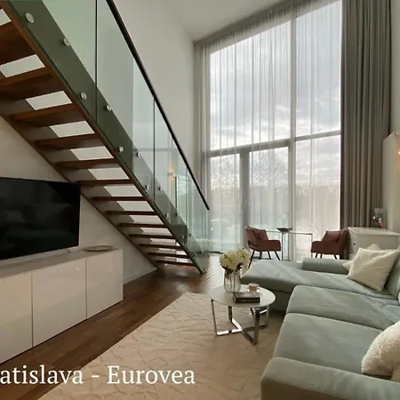 Skau 3 Eurovea Danube View Free Parking Apartmán *